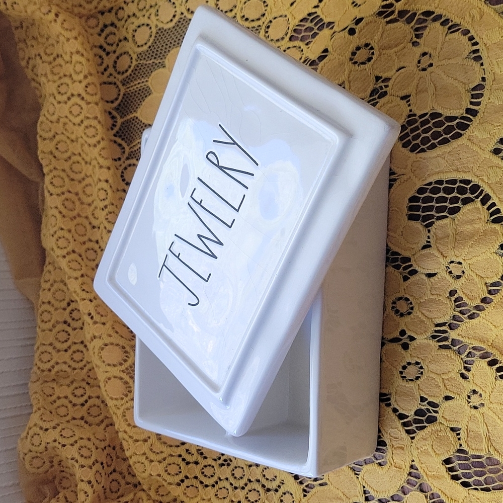 Rae Dunn Jewlery box